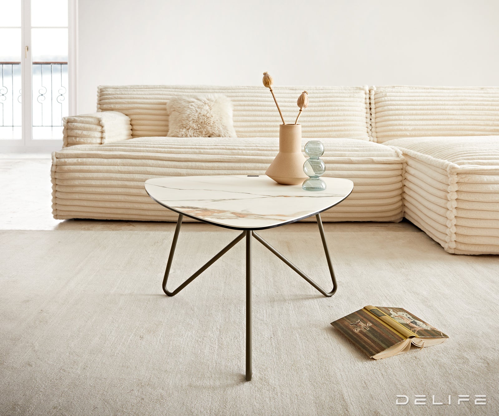 Klub stolić Ekrem 66x65cm, Materijal: Keramika Calacatta
