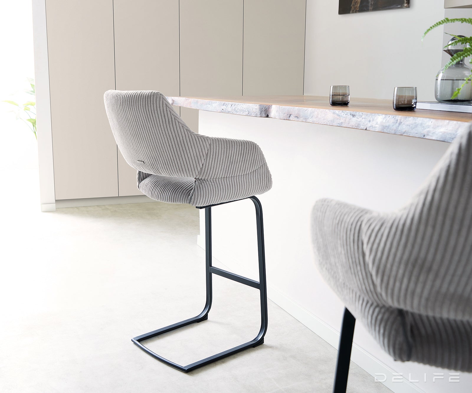 Barska stolica Yago Flex, Materijal: Rebrasta tkanina