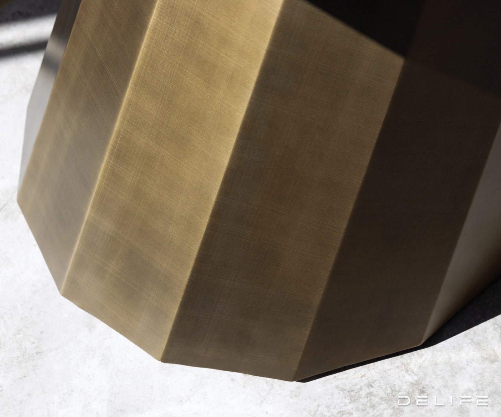Blagovaonski stol Edge 315x150cm, Materijal: Keramika Laminam Emperador Extra Lucidato