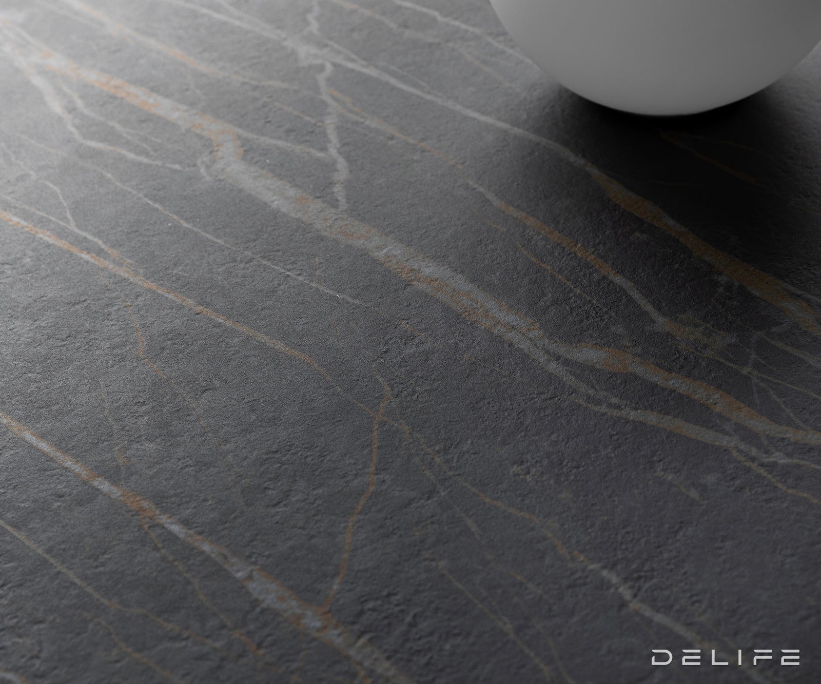 Klub stolić Edge Boot 90x90cm, Materijal: Keramika Laminam Noir Desir